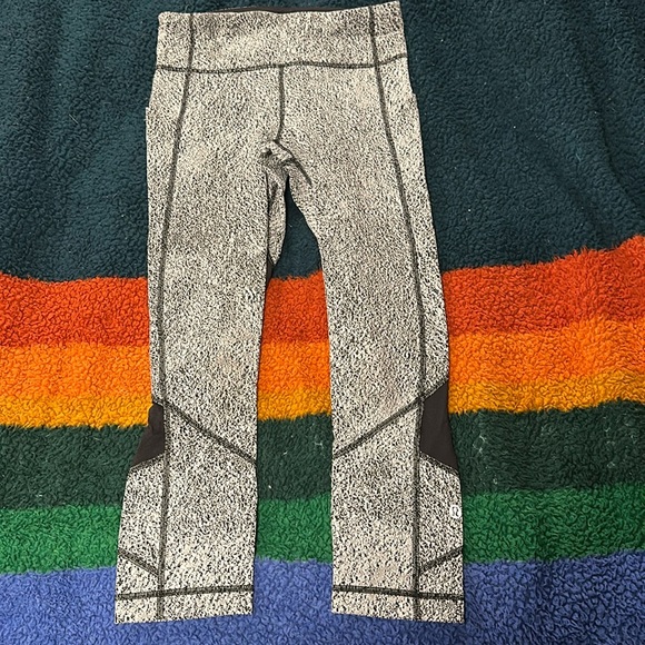 lululemon athletica Pants - Lululemon Cropped Leggings